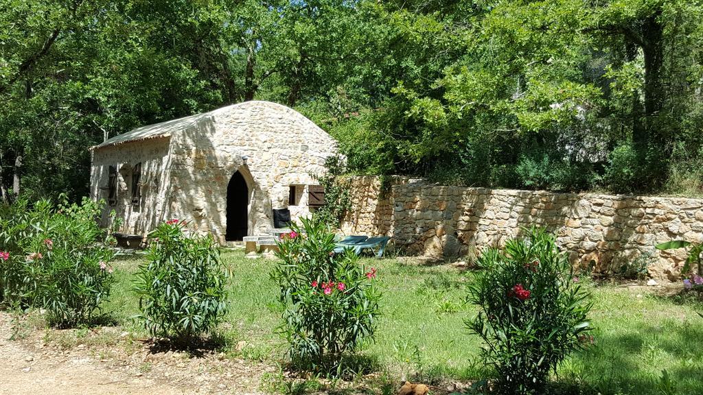 Le Donjon Des Combes Et Son Spa Fayence Exteriér fotografie