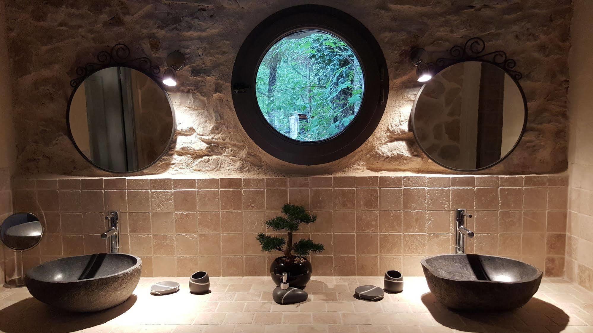 Le Donjon Des Combes Et Son Spa Fayence Exteriér fotografie