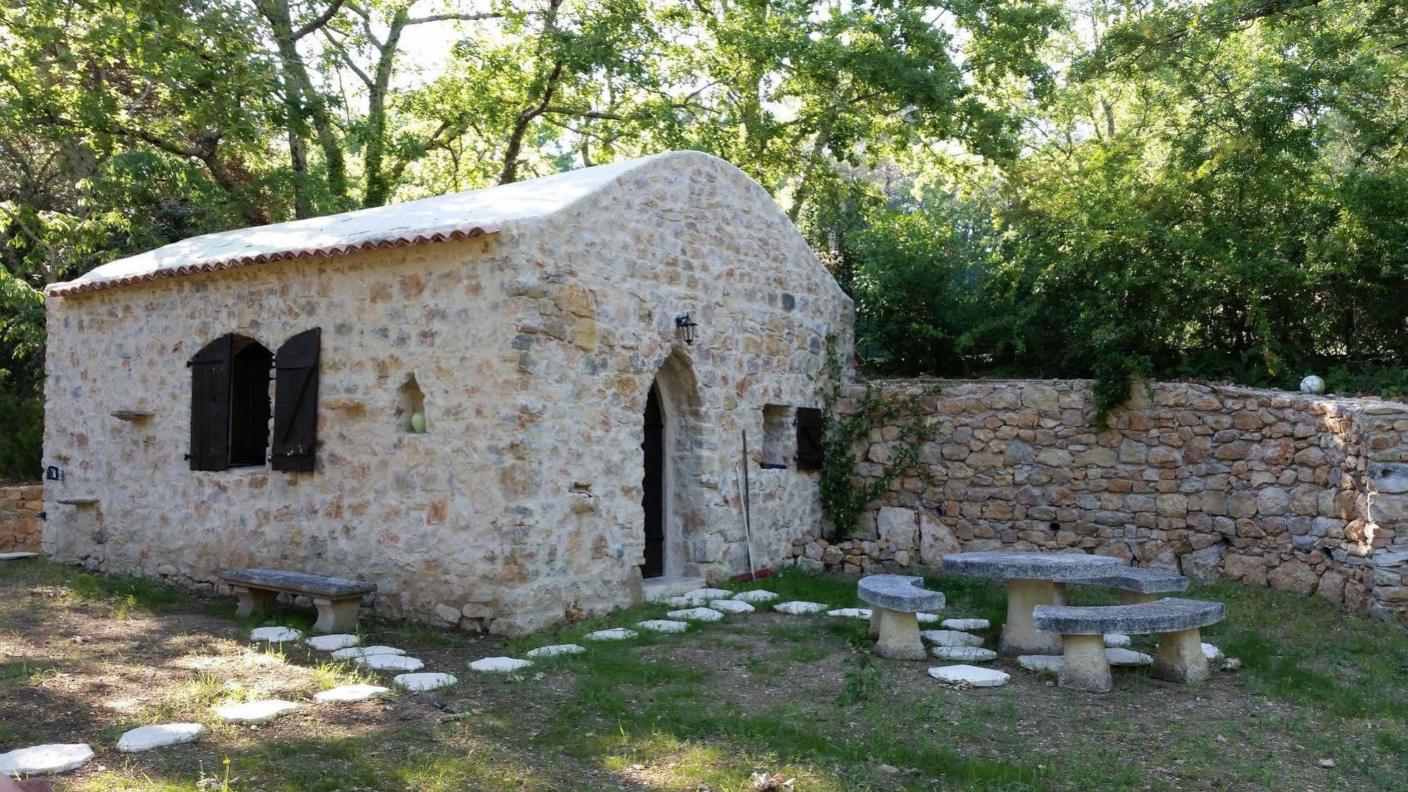 Le Donjon Des Combes Et Son Spa Fayence Exteriér fotografie