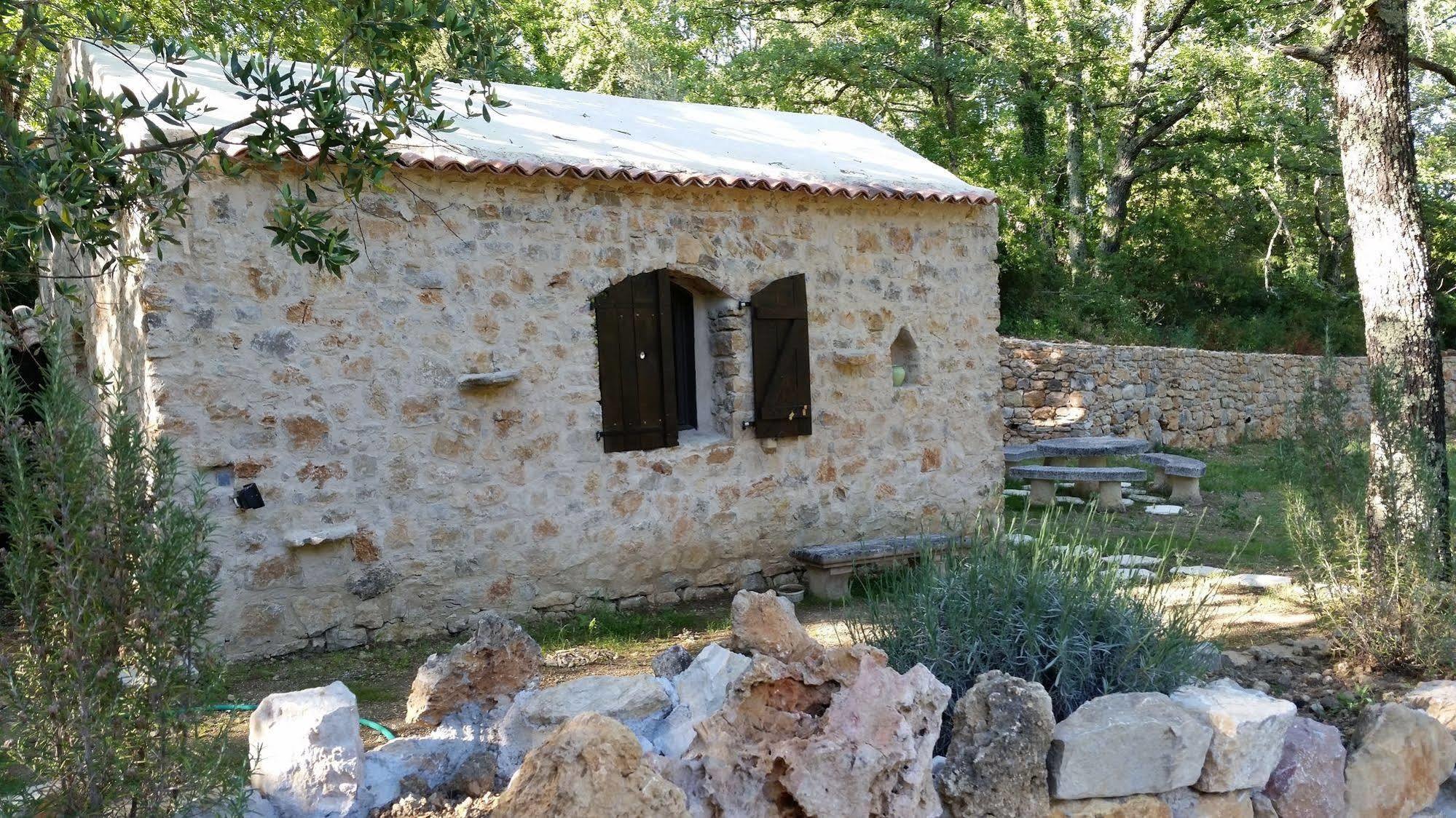 Le Donjon Des Combes Et Son Spa Fayence Exteriér fotografie