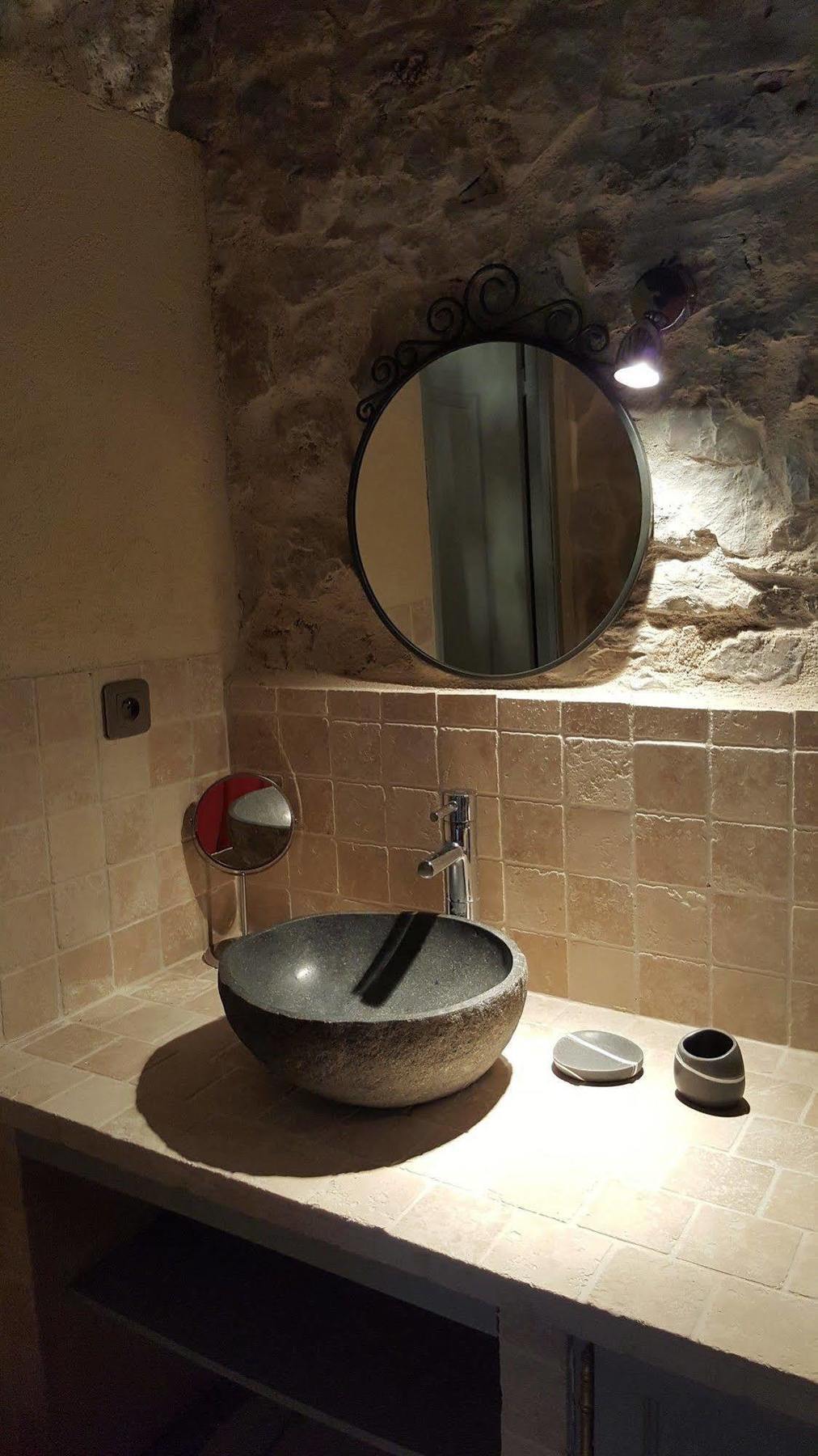 Le Donjon Des Combes Et Son Spa Fayence Exteriér fotografie
