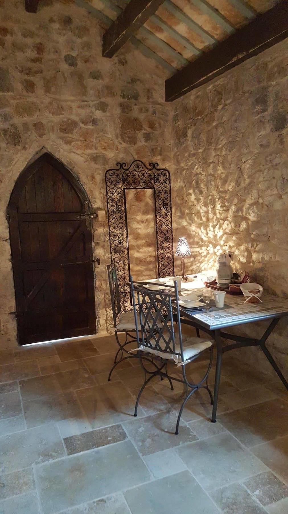 Le Donjon Des Combes Et Son Spa Fayence Exteriér fotografie