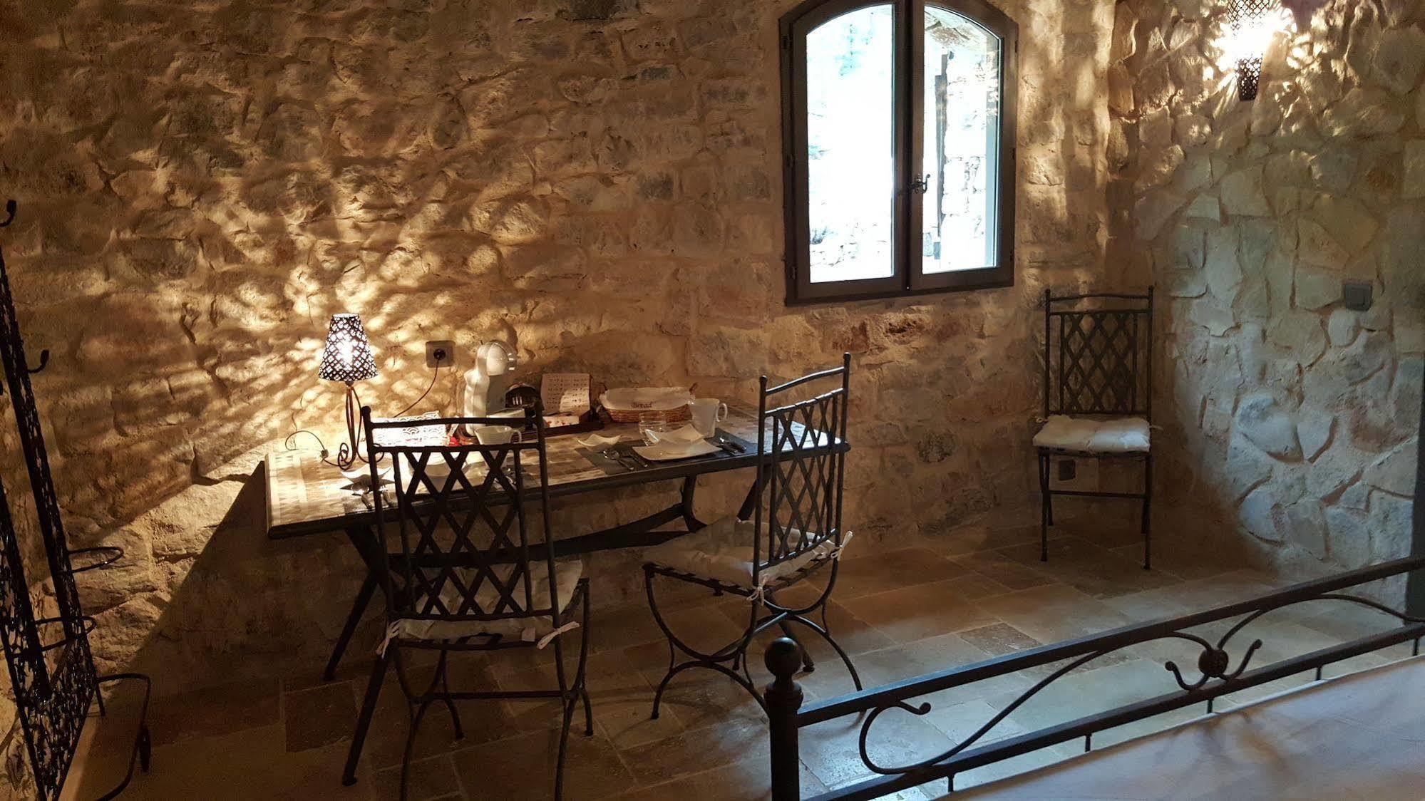 Le Donjon Des Combes Et Son Spa Fayence Exteriér fotografie